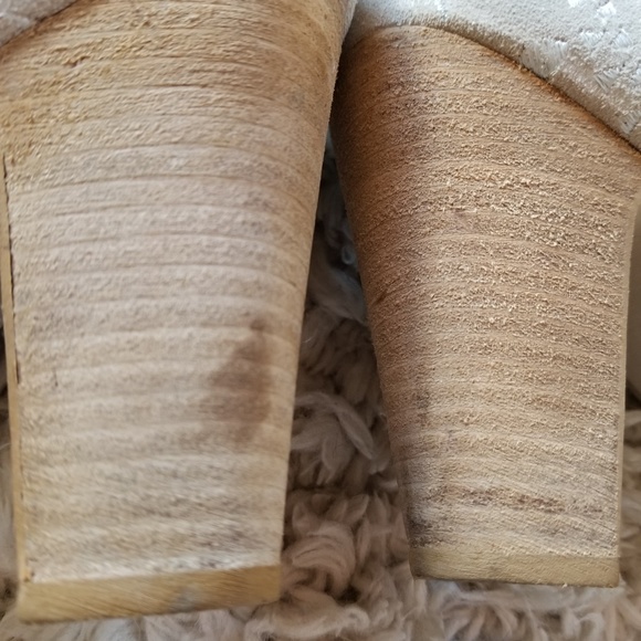 Matisse Springfield Embroidered Suede Bootie - Picture 8 of 8